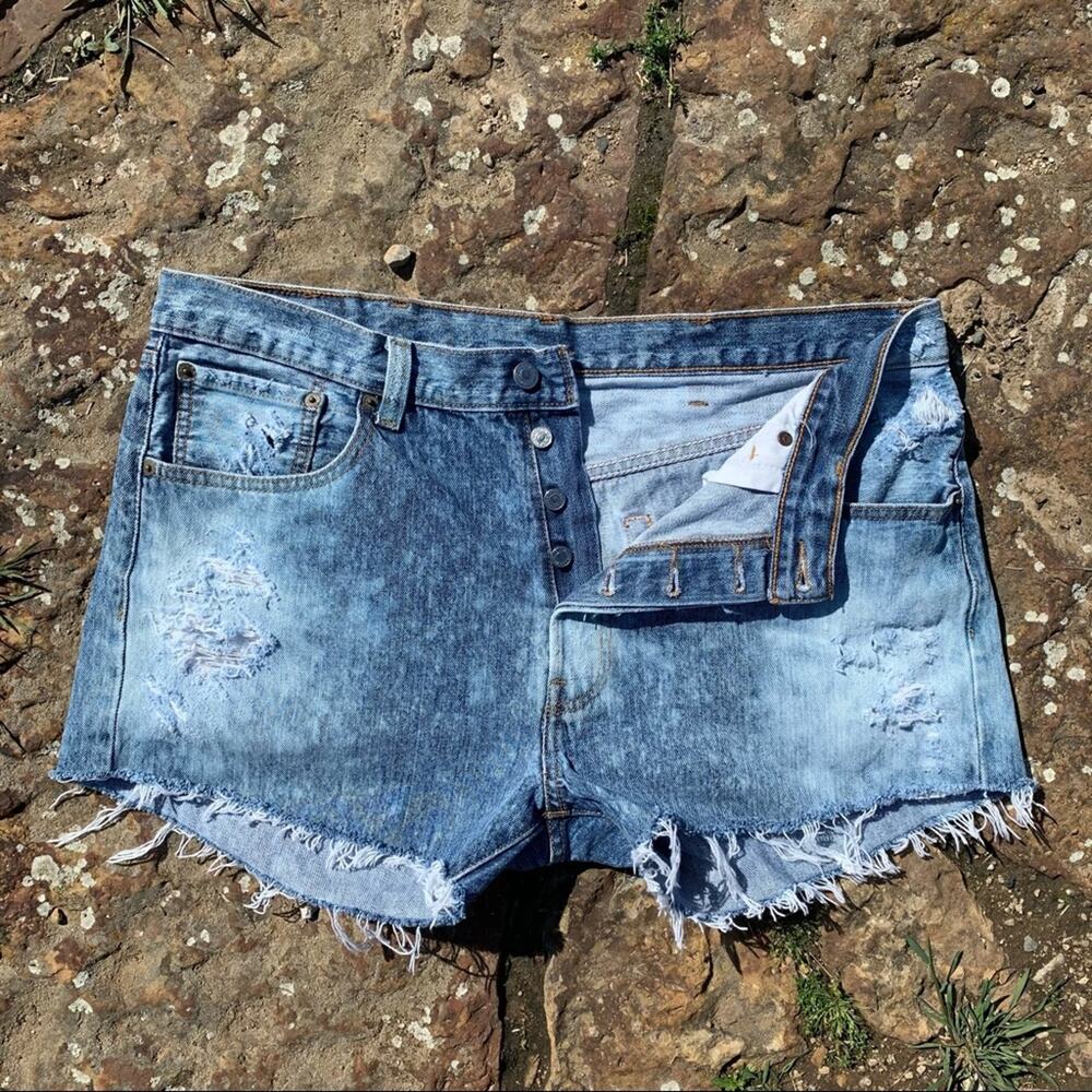 Retro Levi’s 501 distressed festival jean shorts